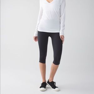Lululemon in the flow size 6 crops